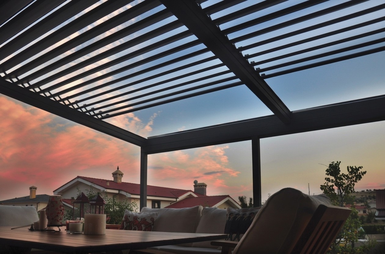 Açılır kapanır pergola tente sistemi